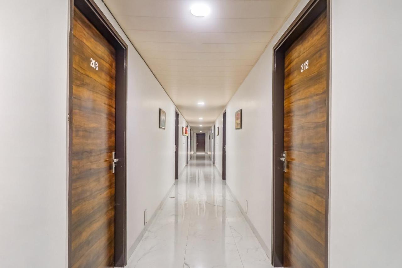 Townhouse Hotel Ludhiana Bagian luar foto