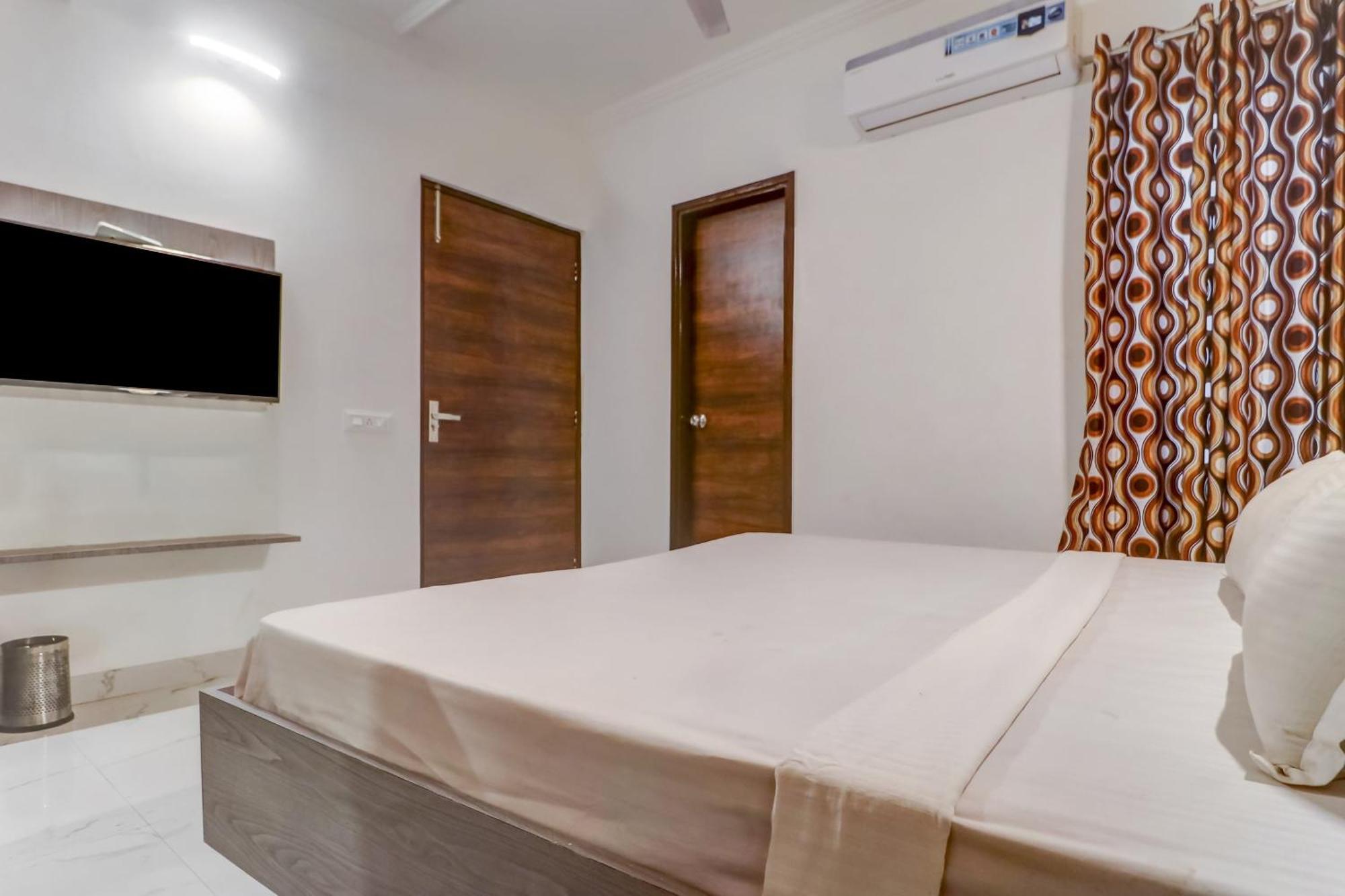 Townhouse Hotel Ludhiana Bagian luar foto