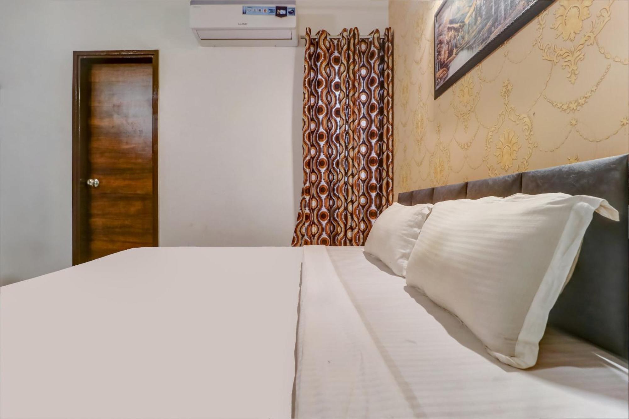 Townhouse Hotel Ludhiana Bagian luar foto