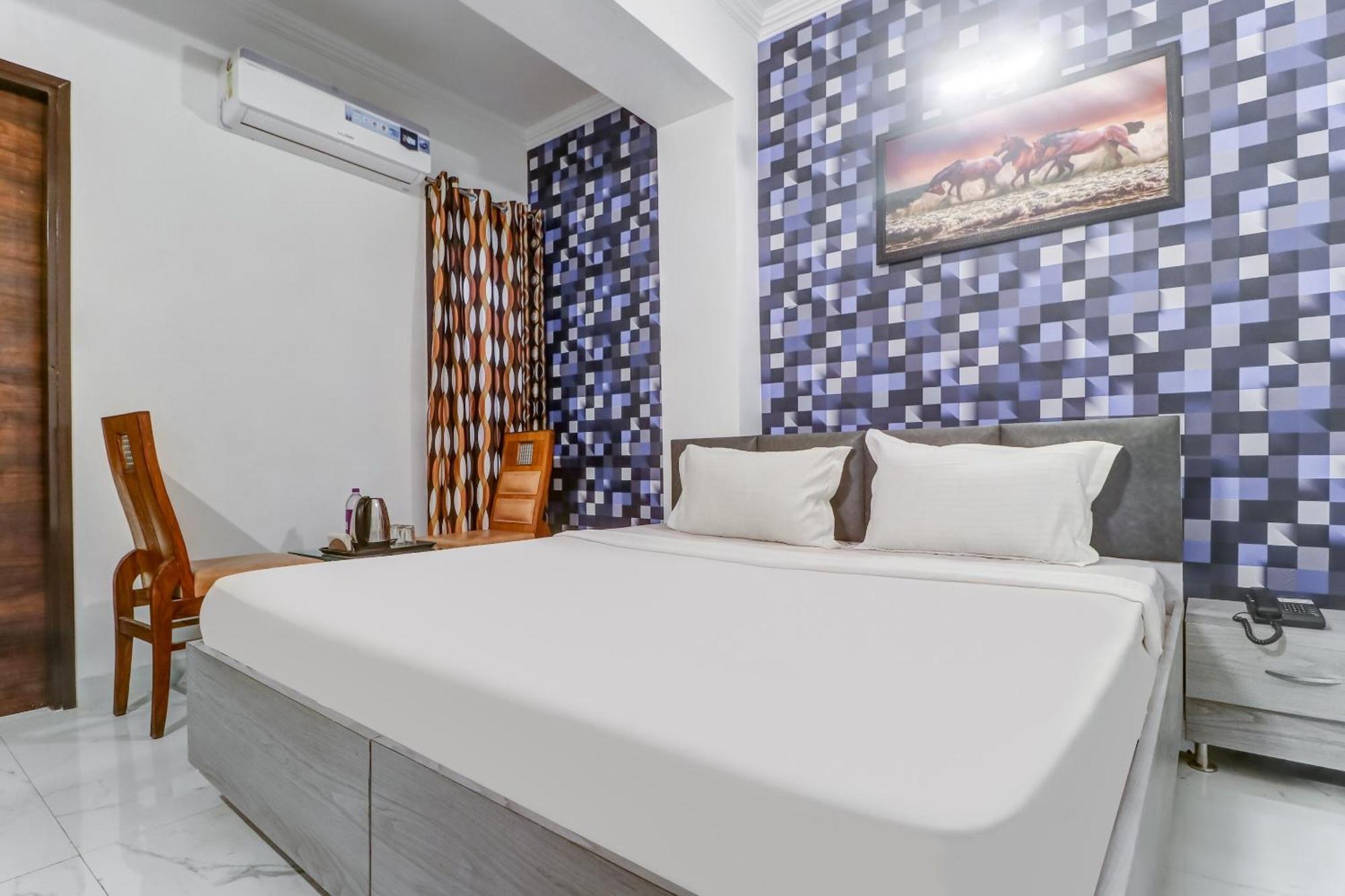 Townhouse Hotel Ludhiana Bagian luar foto