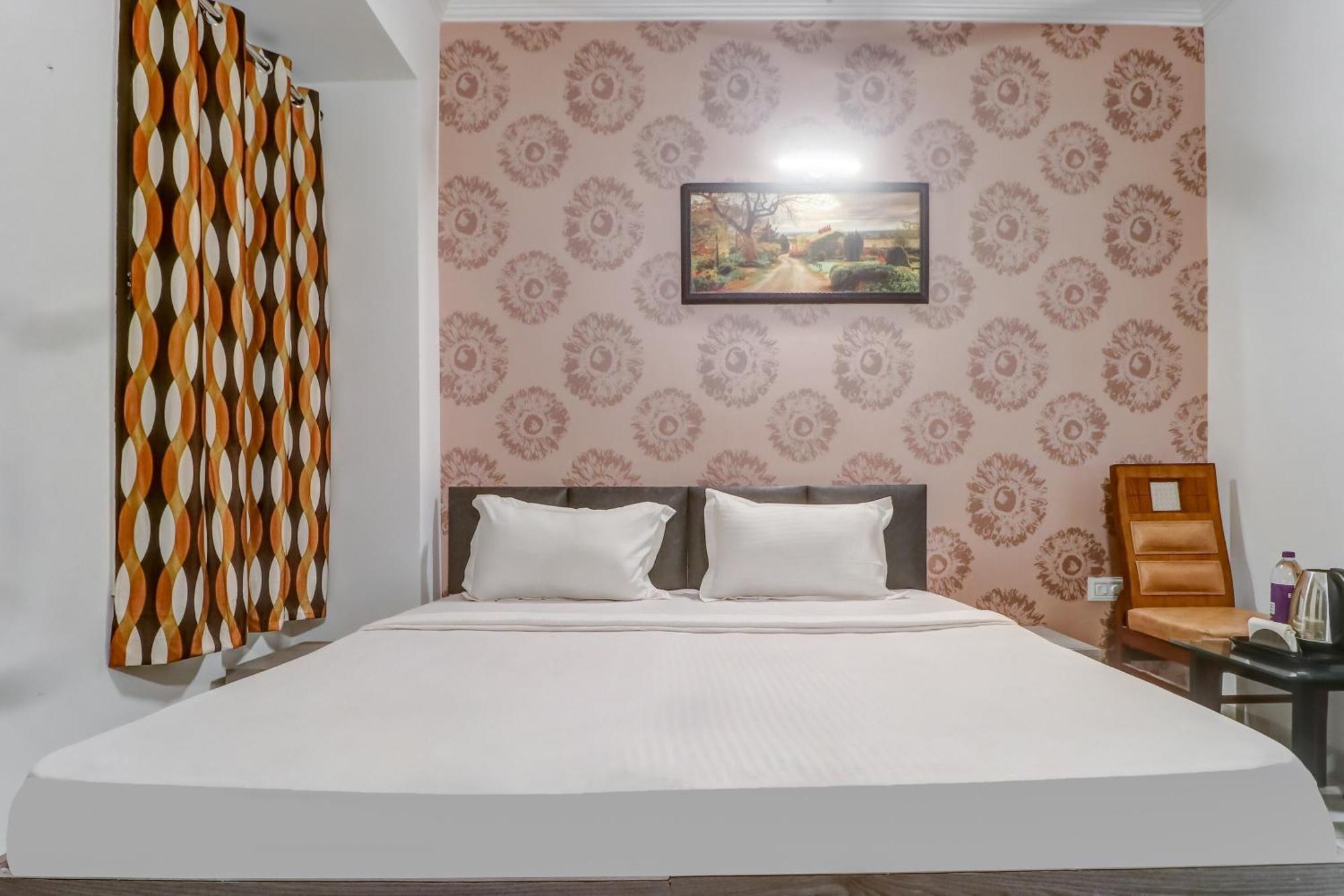 Townhouse Hotel Ludhiana Bagian luar foto