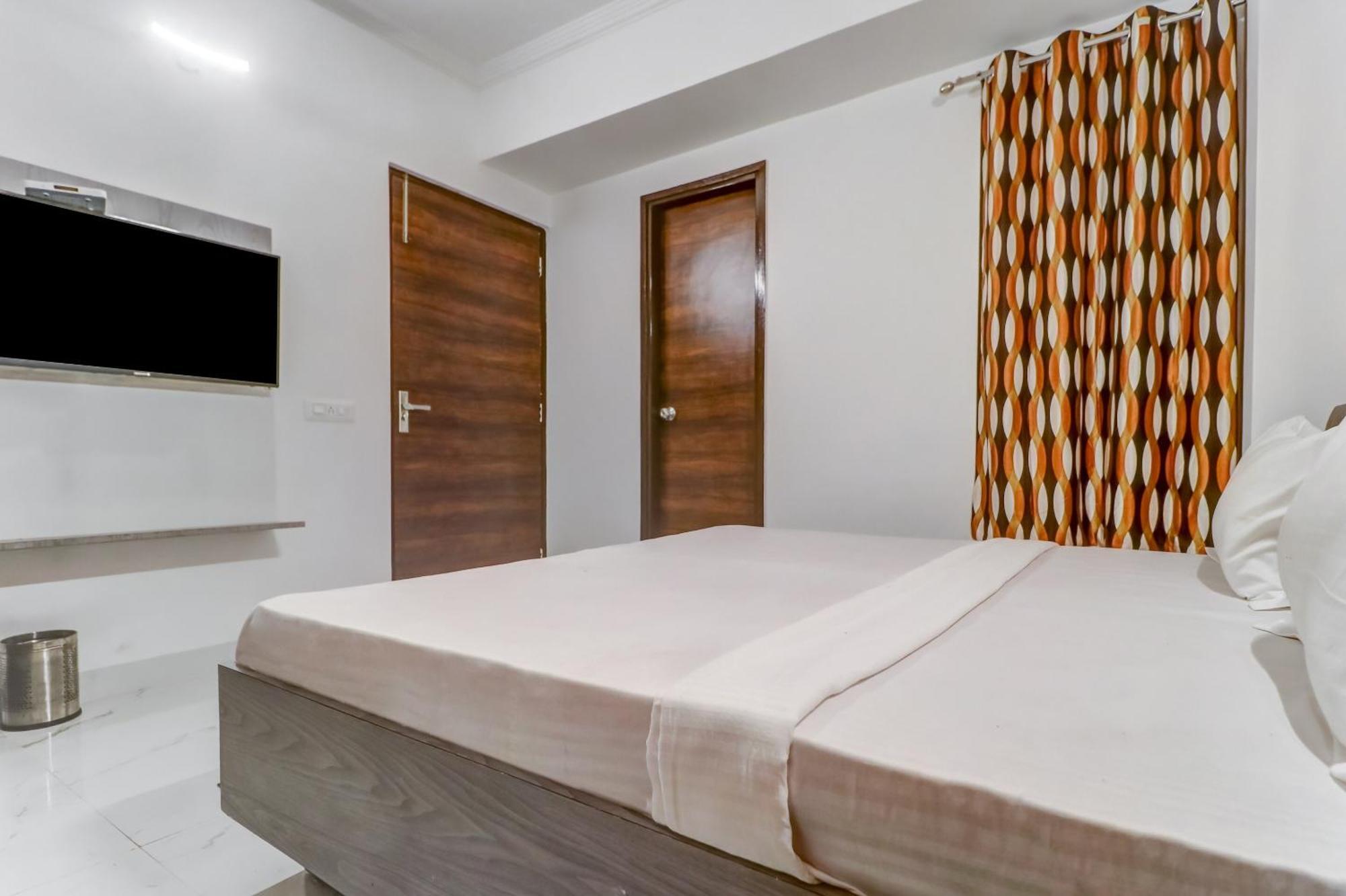 Townhouse Hotel Ludhiana Bagian luar foto